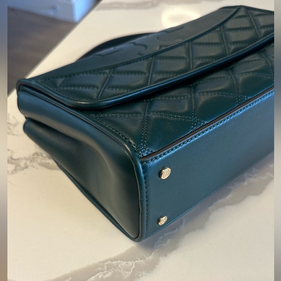Like new, Tory Burch Savannah top handle / shoulder strap emerald green leather - Picture 5 of 8